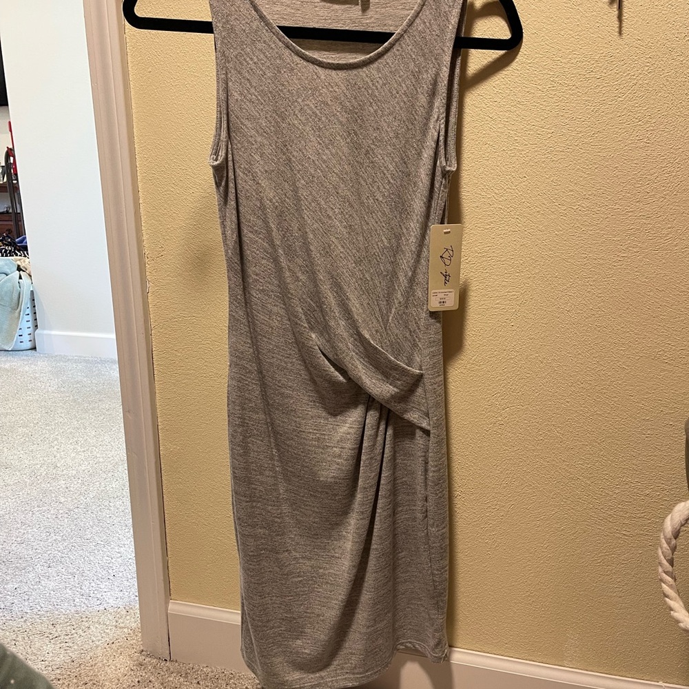 Elegant Gray Sleeveless Dress